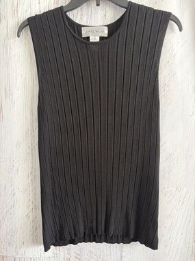 Jones Wear Black Ribbed Sleeveless Knit Top